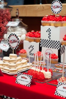 Making a children's table in the theme of 