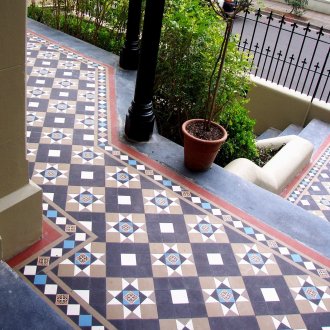 Metlakh Tile на верандата