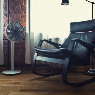 Kipas tingkat dengan fungsi pelembapan