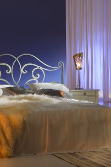 Свещите перфектно ще украсят спалнята