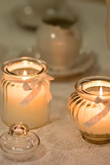 Чифт свещи ще подхождат на футболна вечеря