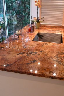 Гранитен плот