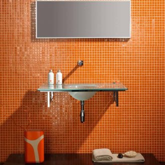 Гланцова оранжева мозайка в банята