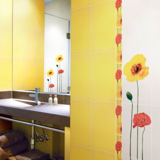 Жълта плочка с макове