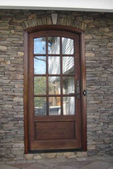 Фасадни панели от естествен камък