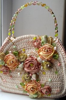 Декорация на чанта с рози от панделки