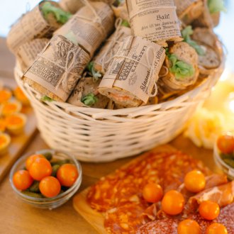 Декор на бюфет с вестник