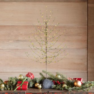 Коледно дърво, изработено от тел