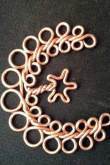 Месечен месец