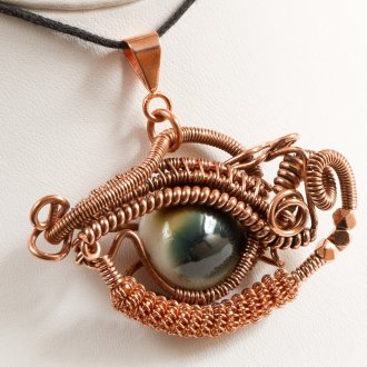 Висулка от теленен камък