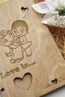 Дървена пощенска картичка