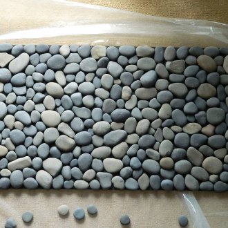 Килим от камъни