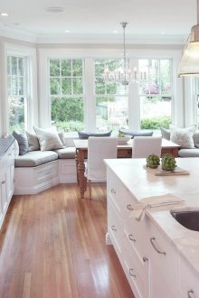 Панорамна витрина в интериора на кухнята