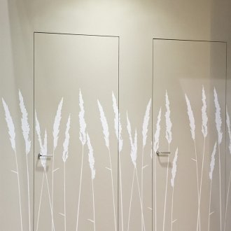 Почистена врата с декор