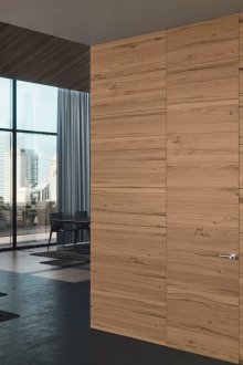 Фурнирована лъскава врата