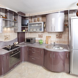 Сребърна кухня с извити фасади