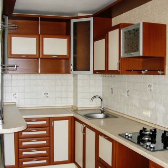 Фасада на кухня с алуминиеви профили