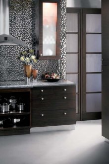 Минималистичен кухненски хладилник