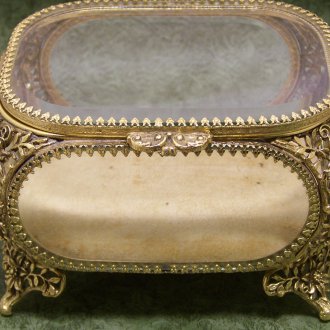 Метална кутия за бижута