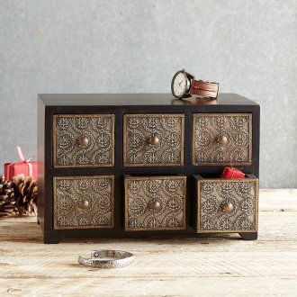 Кутия за бижута с чекмеджета