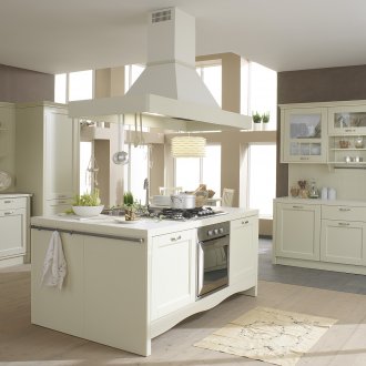 Кухня с остров в сдържан класически стил