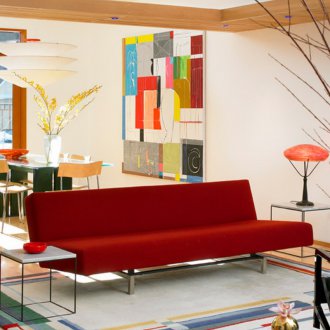 Червен диван 2019г