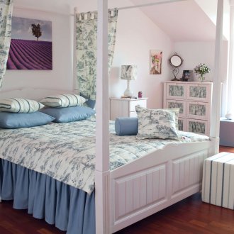 Четири покривала за постери