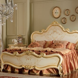 Издълбано легло с позлата