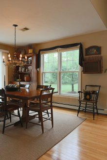 Ламинат и килим в хола-кухнята