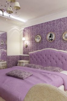 Спалня от люляк със златен декор