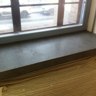 Бетонен перваза на прозореца