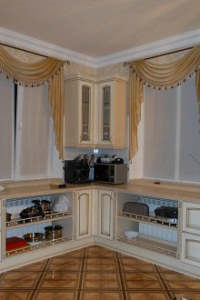 Класически декоративни завеси с ламбрекени