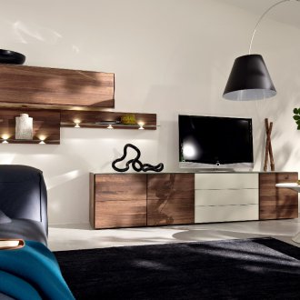 Дневна от масивен орех