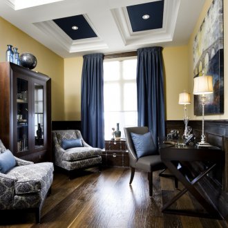 Колониални сини завеси