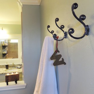 Коване на куки за баня