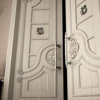 Твърда врата от пепел