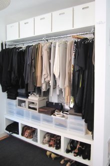 Организация на малка съблекалня в ниша