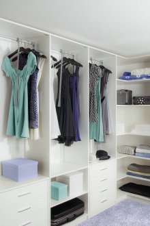 Красива бяла съблекалня