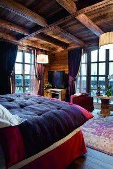 Уютна спалня в хижа