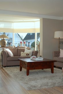 Дневна с панорамен прозорец