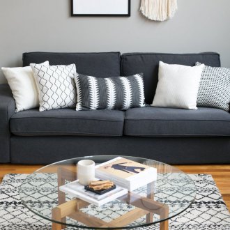 Сив диван в ретро стил