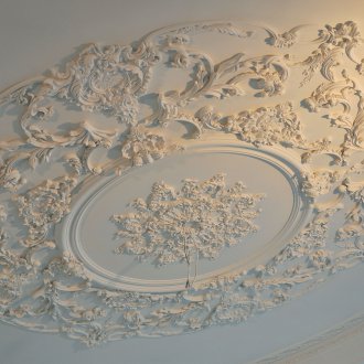 Декоративна розетка на тавана