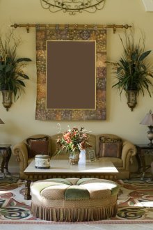 Дневна в ориенталски стил с много растения.