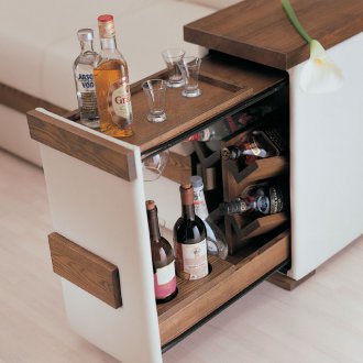 Диван с вграден бар