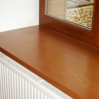 Перваза на дървен прозорец