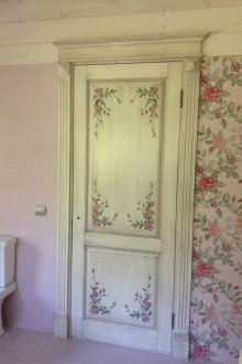 Врата на Прованс с цветя