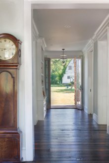 Прованс на вратата в къщата