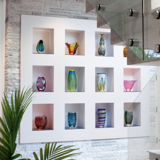 Квадратни ниши в хола