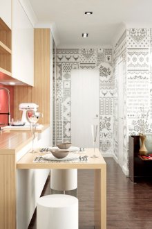 Отпечатани тапети в трапезарията и кухнята