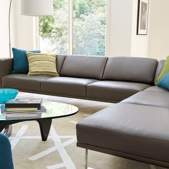 Минималистичен диван от еко кожа